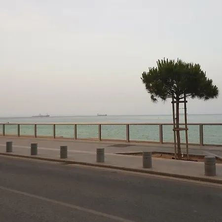 Luxury Sea View * 拉纳卡