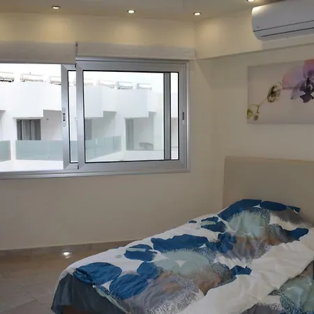 Luxury Sea View لارنكا